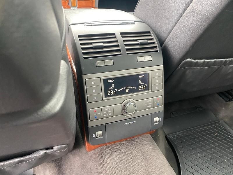 Second-hand VW Phaeton 245 CP (180 kW) 2009 Negru Berlinǎ