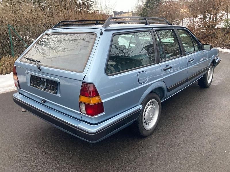 Second-hand VW Passat 87 CP (63 kW) 1987 Albastru Break