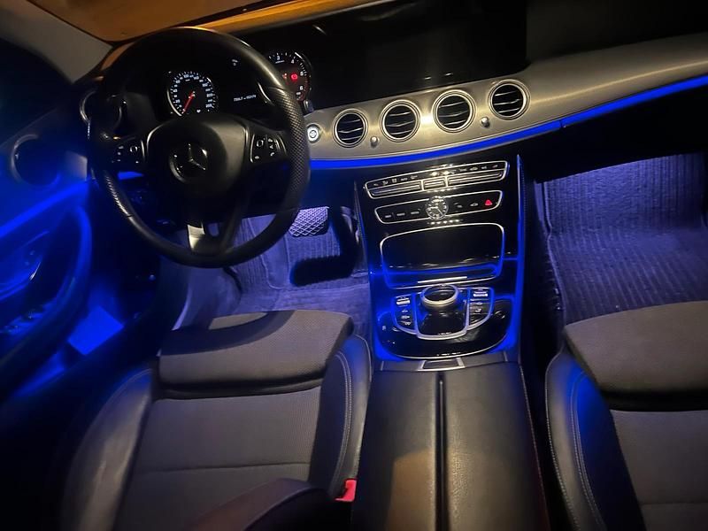 Schwarz Gebraucht 2017 Mercedes E220 Kombi | 19.900 € (Guter Preis) - Bild 1/4