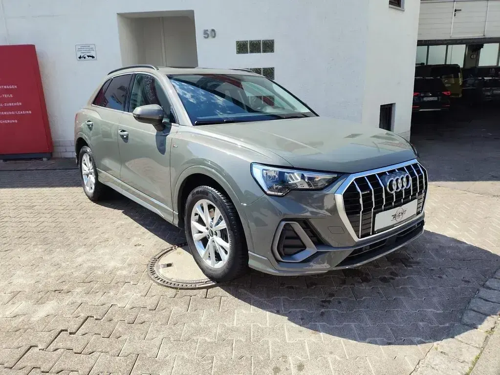 Gebraucht Audi Q3 S-Line 190 PS (139 kW) 2025 Schwarz SUV