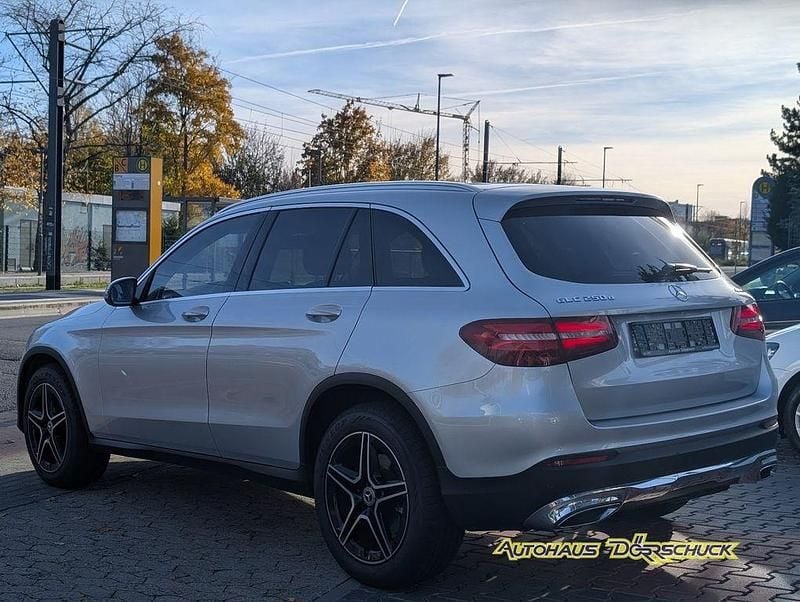 Gebraucht Mercedes GLC250 Exclusive 204 PS (150 kW) 2017 Iridiumsilber (metallic) SUV