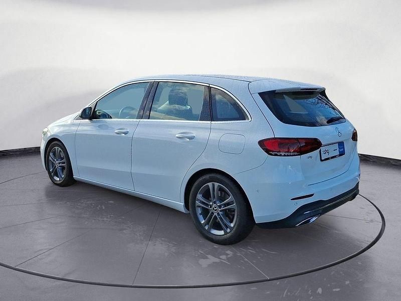 Gebraucht Mercedes B220 190 PS (139 kW) 2019 Weiß Van / Kleinbus