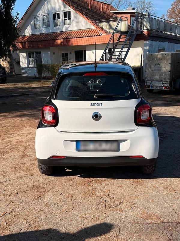 Gebraucht Smart ForFour 71 PS (52 kW) 2015 Weiß Kleinwagen