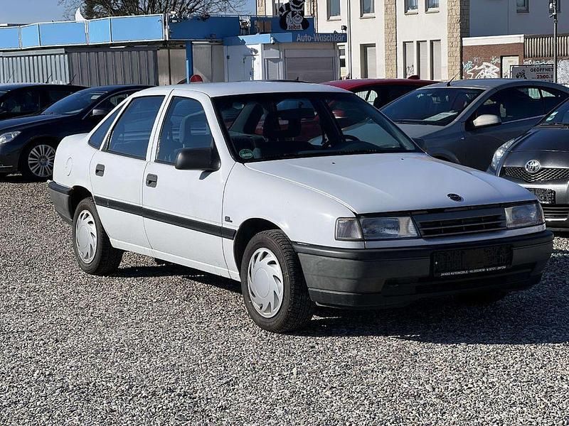 Gebraucht Opel Vectra 116 PS (85 kW) 1990 Weiß Limousine