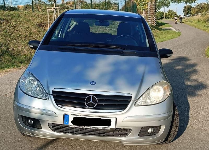Silber Gebraucht 2005 Mercedes A150 Classic Van / Kleinbus | 1.900 € (Fairer Preis) - Bild 1/4