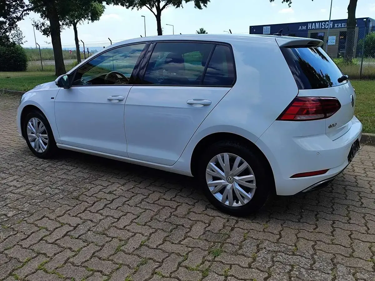 Gebraucht VW Golf VII Join 116 PS (85 kW) 2019 Pure white Kleinwagen