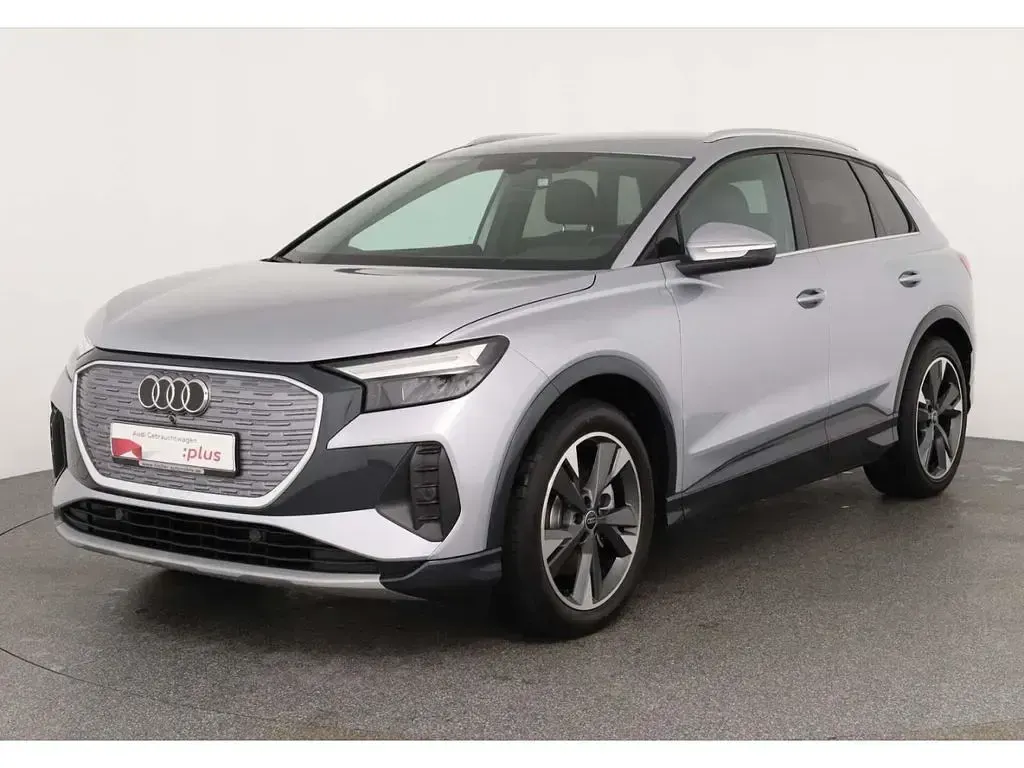 Używany Audi Q4 e-tron Ambiente 250 kW (340 KM) 2024 Srebrny SUV