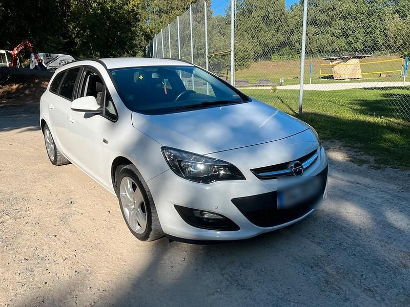 Gebraucht Opel Astra 110 PS (80 kW) 2015 Weiß Kombi