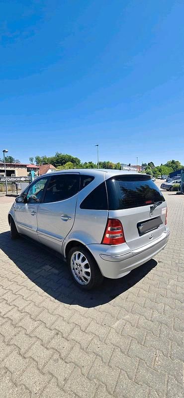 Grau Gebraucht 2004 Mercedes A160 Kleinwagen | 1.200 € (Fairer Preis) - Bild 1/4