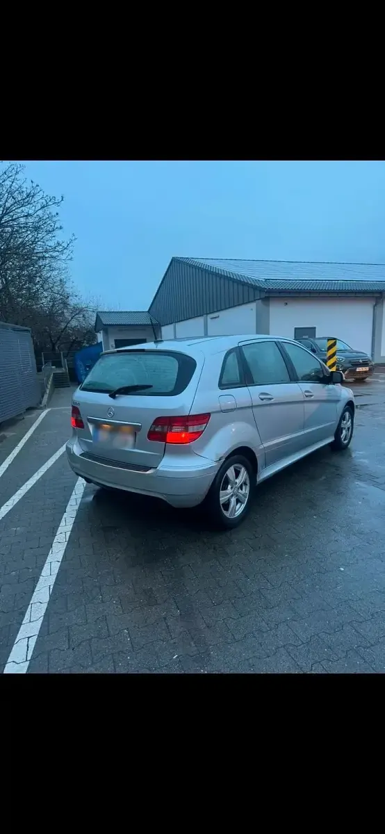 Gebraucht Mercedes B160 95 PS (69 kW) 2009 Silber Kleinwagen