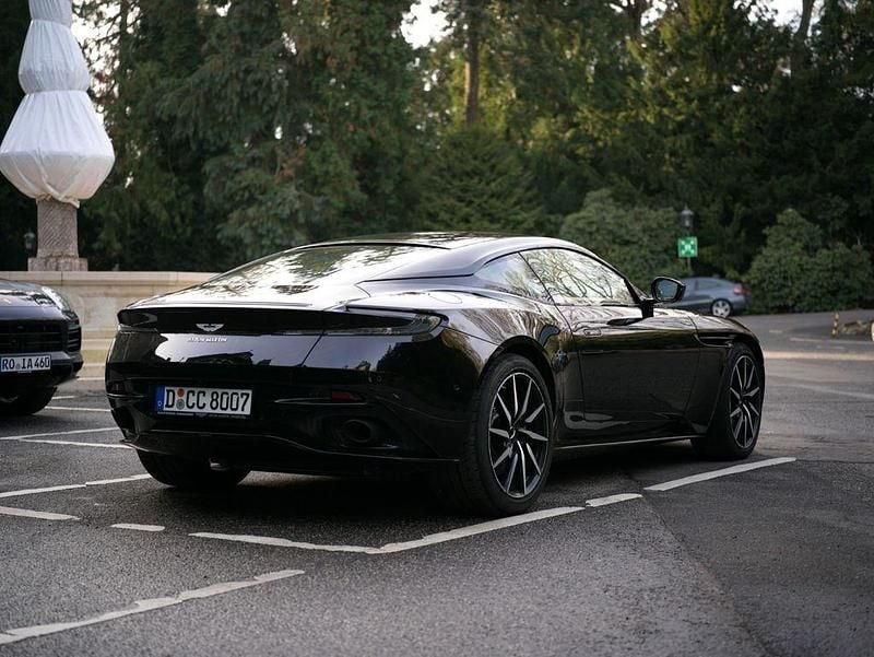 Gebraucht Aston Martin DB11 510 PS (375 kW) 2020 Schwarz