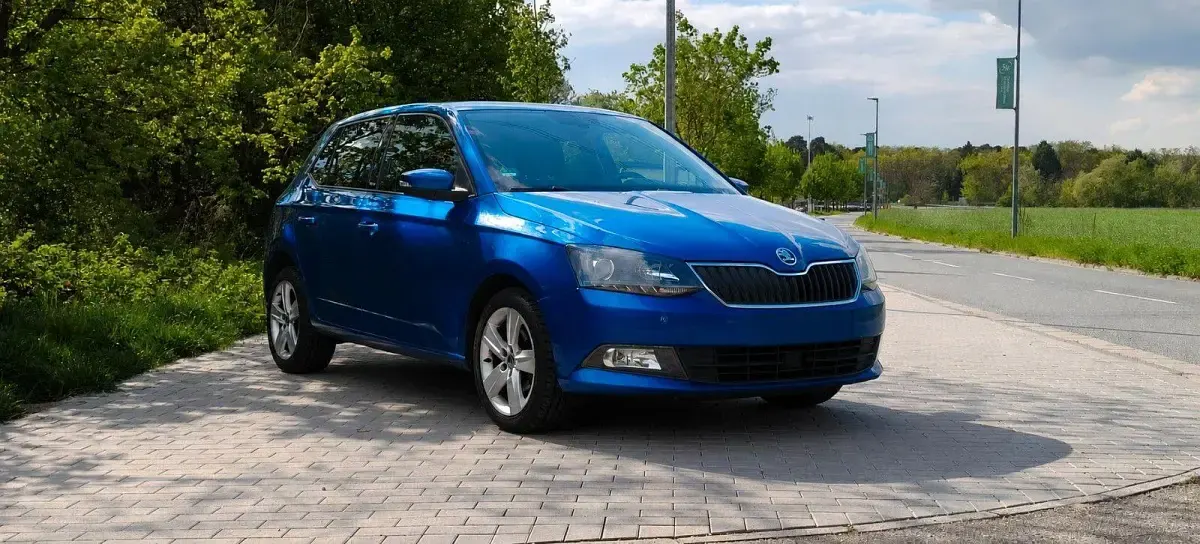 Gebraucht Skoda Fabia Joy 60 PS (44 kW) 2016 Blau Kleinwagen