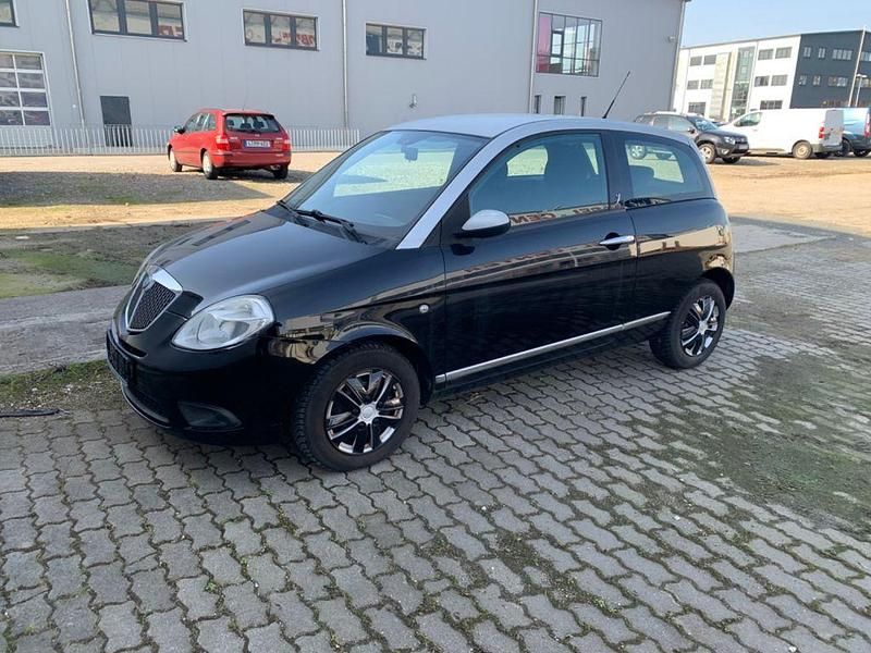 Gebraucht Lancia Ypsilon 60 PS (44 kW) 2009 Schwarz Kleinwagen
