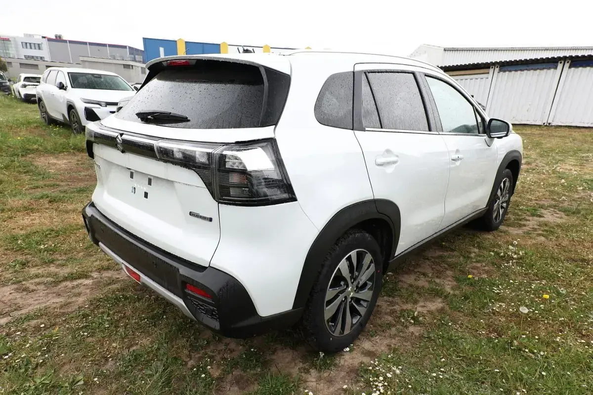 Neu Suzuki SX4 S-Cross Comfort+ 110 PS (80 kW) 2026 Cool white pearl metallic SUV