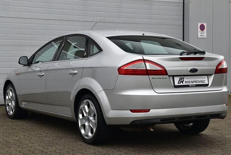Gebraucht Ford Mondeo Ghia 145 PS (106 kW) 2008 Silber Limousine