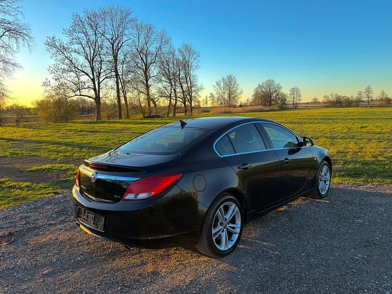 Gebraucht Opel Insignia Sport 260 PS (191 kW) 2009 Schwarz Limousine