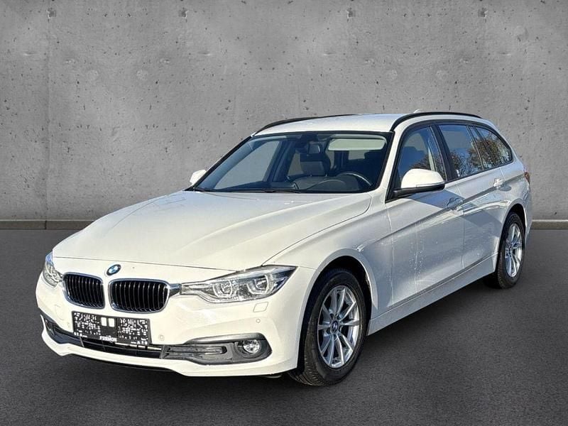 Gebraucht BMW 318 Advantage 150 PS (110 kW) 2019 Weiss Kombi