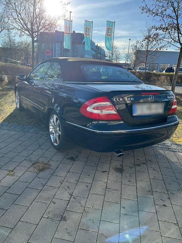 Gebraucht Mercedes CLK320 218 PS (160 kW) 2003 Schwarz Cabrio