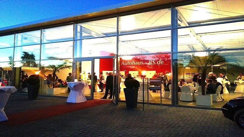 Weiß Gebraucht 2022 Opel Mokka-e GS Line SUV | 15.849 € (Guter Preis) - Bild 1/3