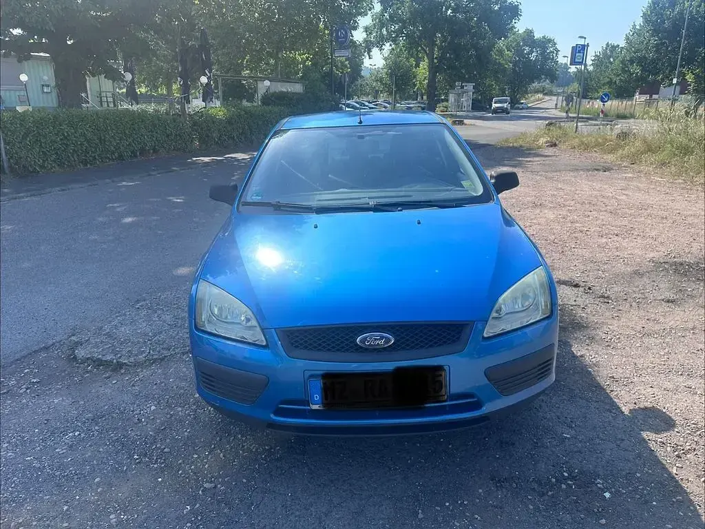 Gebraucht Ford Focus Trend 101 PS (74 kW) 2006 Blau Limousine
