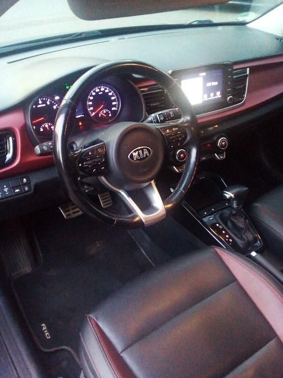 Gebraucht Kia Rio Platinum Edition 99 PS (72 kW) 2017 Grau Limousine