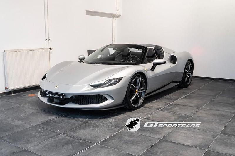 Gebraucht Ferrari 296 829 PS (609 kW) 2024 Silber Cabrio