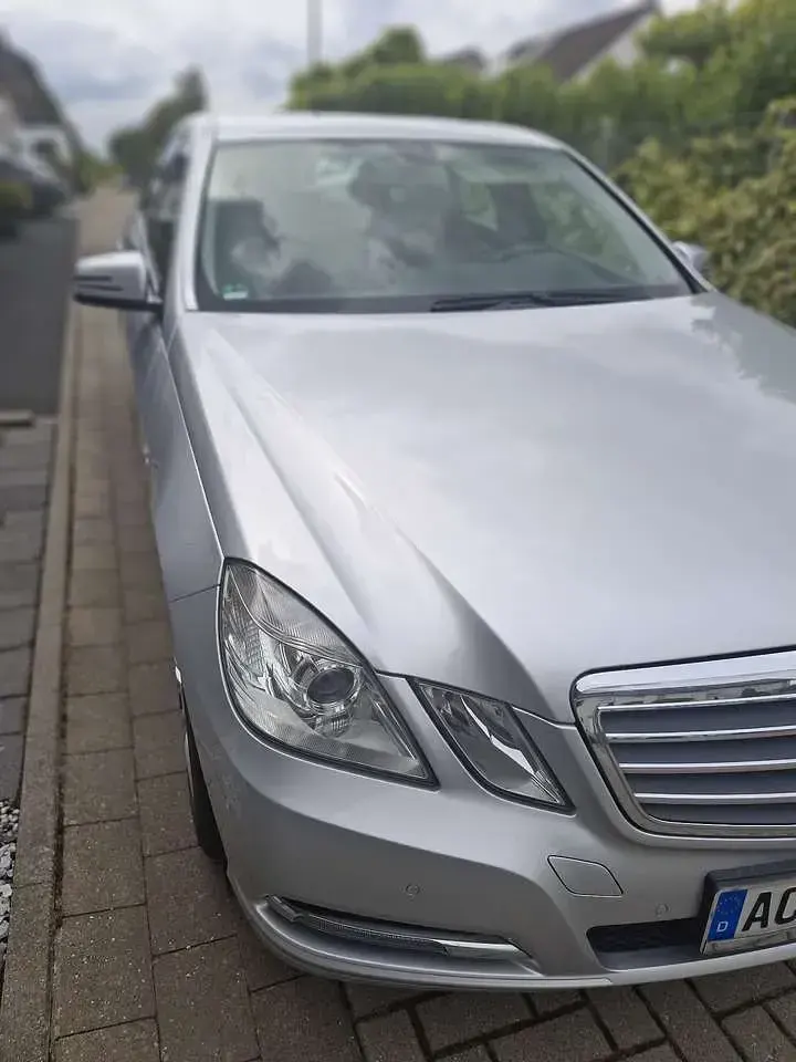 Gebraucht Mercedes E200 184 PS (135 kW) 2012 Grau Limousine