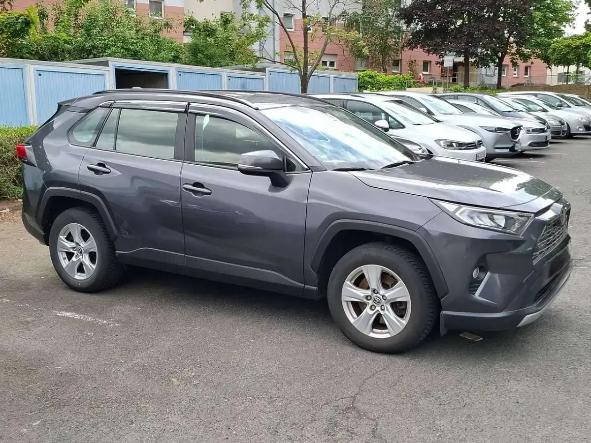 Gebraucht Toyota RAV4 Comfort 175 PS (128 kW) 2020 Grau SUV