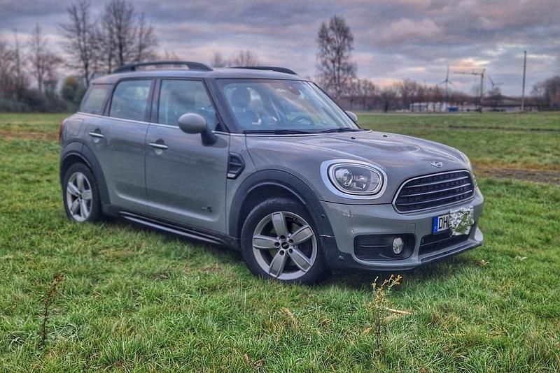 Grau Gebraucht 2018 Mini Countryman SUV | 15.999 € - Bild 1/4