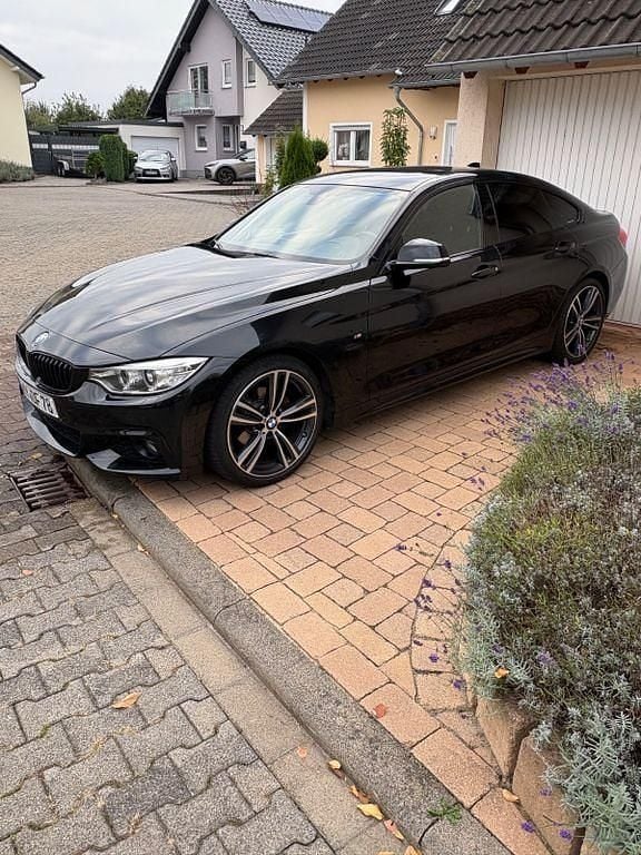 Schwarz Gebraucht 2017 BMW 420 Gran Coupé M Sport Coupé | 22.200 € (Fairer Preis) - Bild 1/4