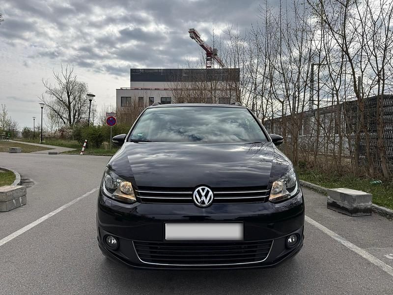 Gebraucht VW Touran 105 PS (77 kW) 2012 Schwarz Van / Kleinbus
