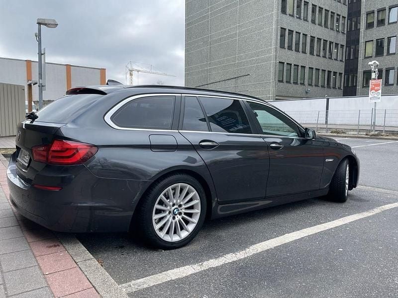 Gebraucht BMW 523 204 PS (150 kW) 2011 Grau Kombi