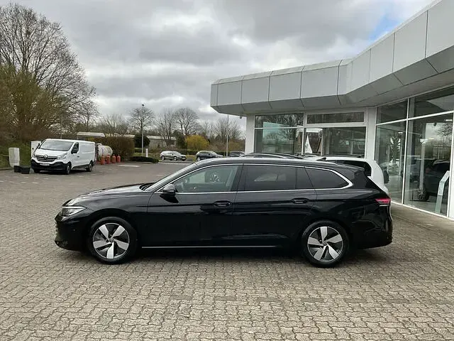 Gebraucht VW Passat Elegance 150 PS (110 kW) 2024 Andere Kombi