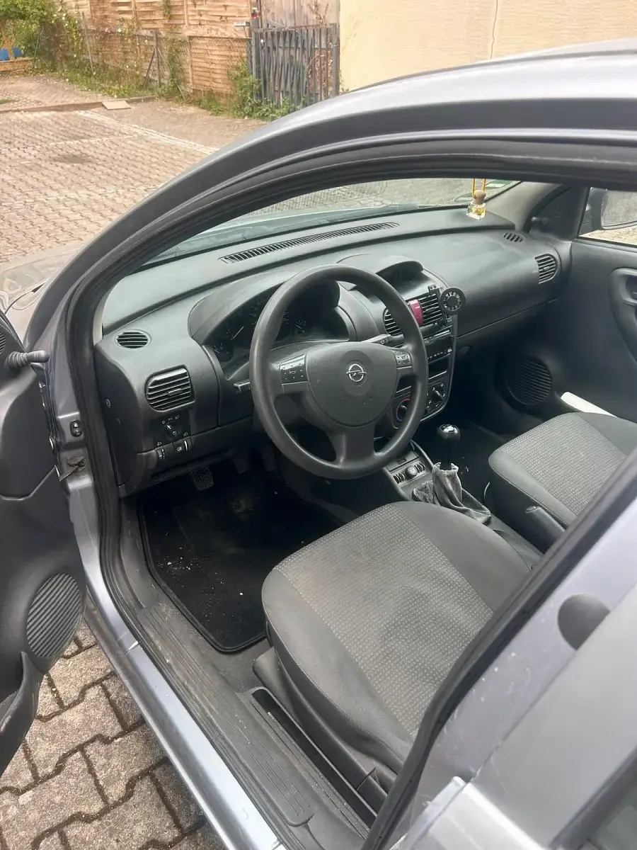 Gebraucht Opel Corsa 75 PS (55 kW) 2004 Silber Kleinwagen