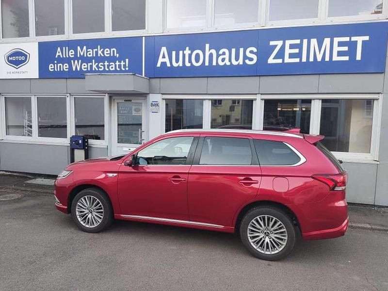 Rot Gebraucht 2018 Mitsubishi Outlander P-HEV Edition SUV | 21.990 € (Etwas zu teuer) - Bild 1/4