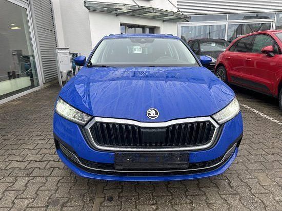 Gebraucht Skoda Octavia First Edition 150 PS (110 kW) 2022 Energy blau Kombi