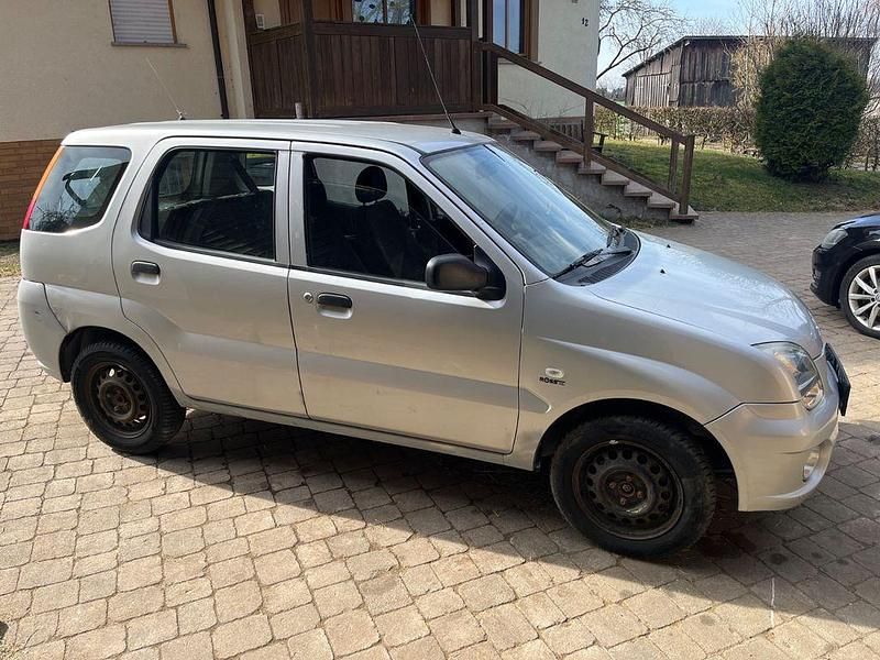 Gebraucht Subaru Justy 94 PS (69 kW) 2003 Silber Kleinwagen