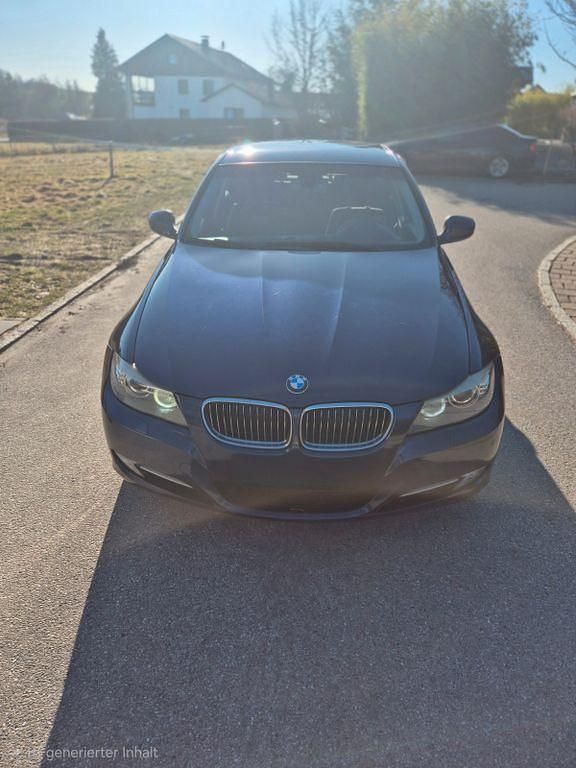Gebraucht BMW 320 170 PS (125 kW) 2011 Blau Limousine