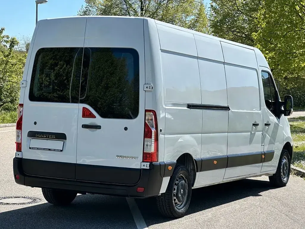 Gebraucht Renault Master 131 PS (96 kW) 2017 Gletscherweiss Van