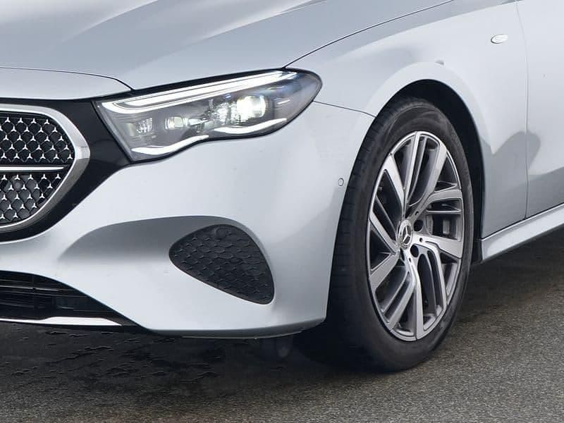 Gebraucht Mercedes E300 Advanced 313 PS (230 kW) 2025 Metalliclack hightechsilber Kombi