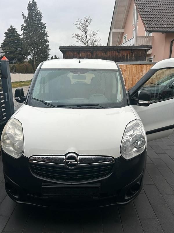 Gebraucht Opel Combo 90 PS (66 kW) 2013 Weiß Van / Kleinbus
