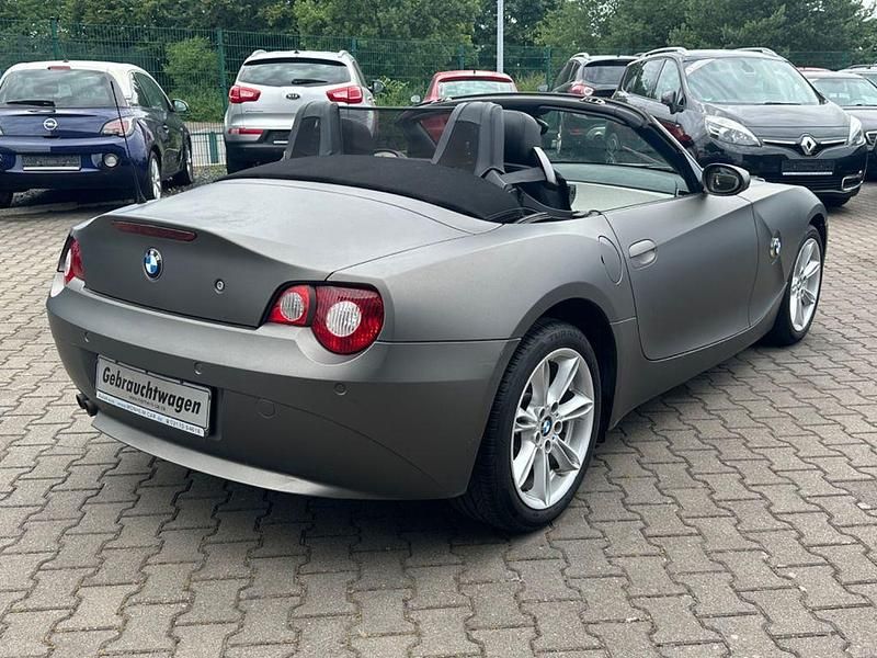 Gebraucht BMW Z4 Sport Line 170 PS (125 kW) 2005 Schwarz Cabrio