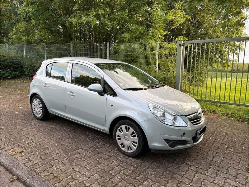 Grün Gebraucht 2009 Opel Corsa Edition Limousine | 2.300 € (Guter Preis) - Bild 1/4