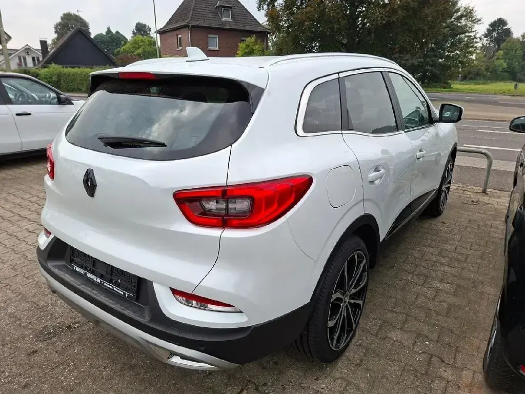 Gebraucht Renault Kadjar LIMITED 140 PS (102 kW) 2021 Weiss "nacre" SUV