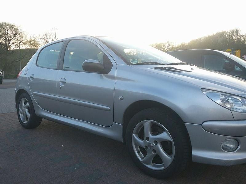 Gebraucht Peugeot 206 109 PS (80 kW) 2006 Grau Limousine