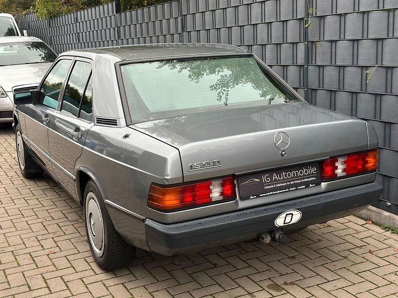 Gebraucht Mercedes 190 72 PS (52 kW) 1989 Grau Limousine