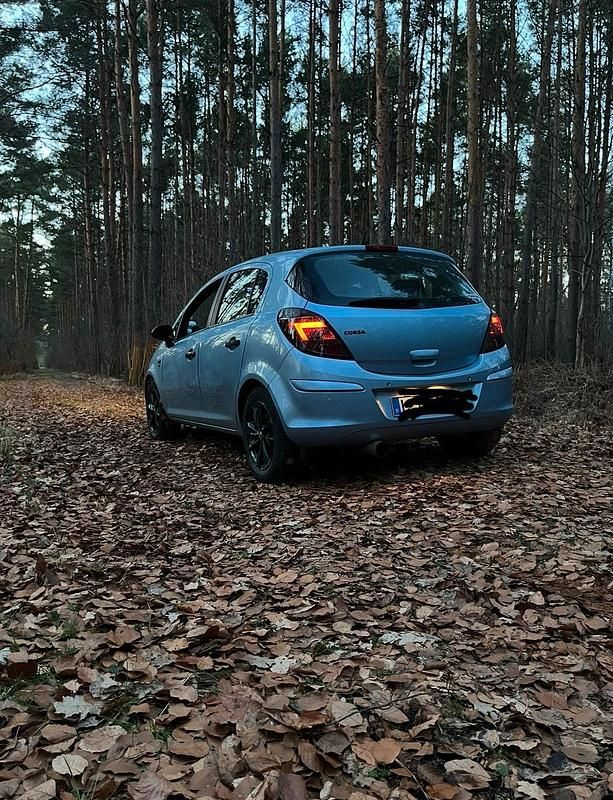 Gebraucht Opel Corsa 87 PS (63 kW) 2014 Andere farben Kleinwagen