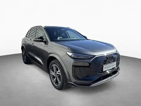 Neu Audi e-tron Ambiente 225 kW (306 PS) 2026 Daytonagrau perleffekt SUV