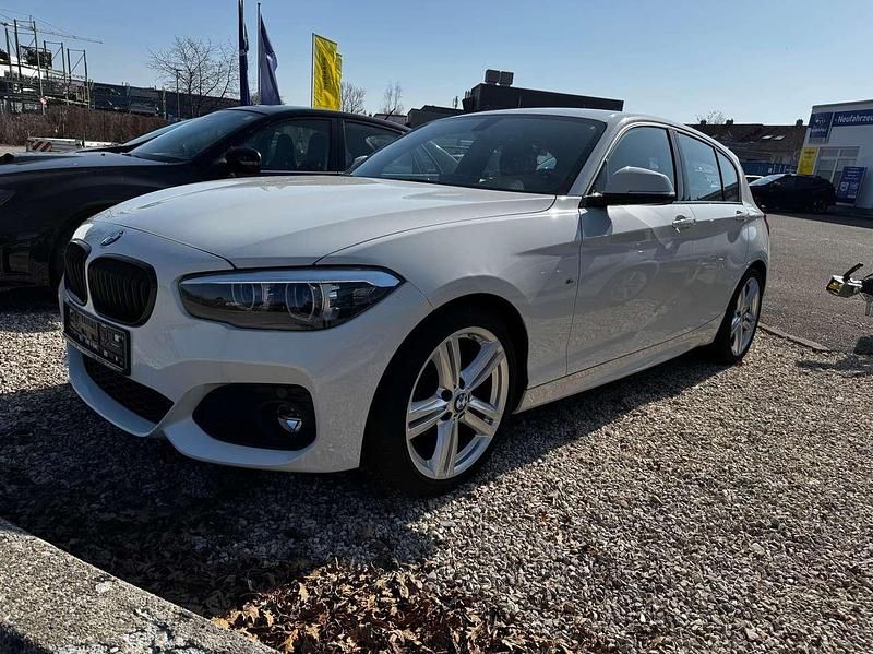 Alpinweiss iii Gebraucht 2018 BMW 118 M Sport Kleinwagen | 15.990 € (Guter Preis) - Bild 1/4