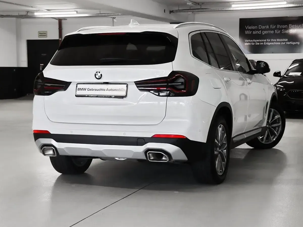 Gebraucht BMW X3 Sport Line 190 PS (139 kW) 2023 Mineralweiss SUV
